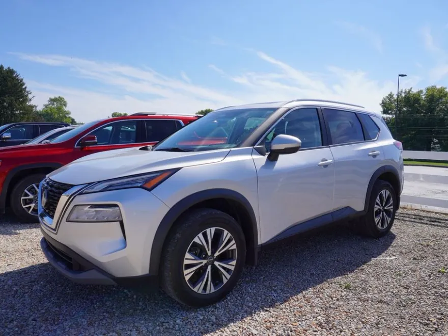 2023 Nissan Rogue SV photo 1