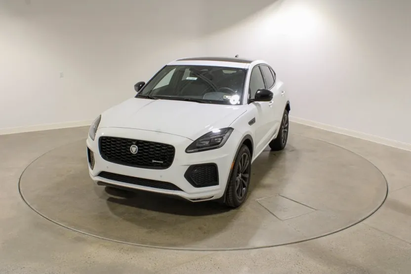 2024 Jaguar E-PACE R-Dynamic SE photo 1