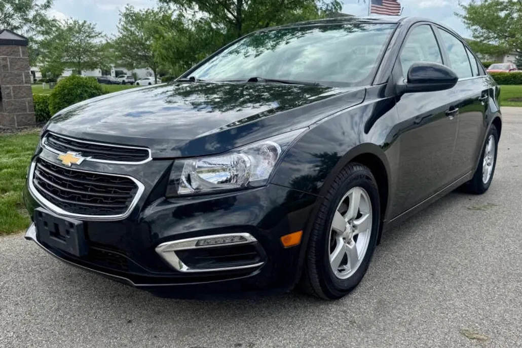 2015 Chevrolet Cruze photo 1