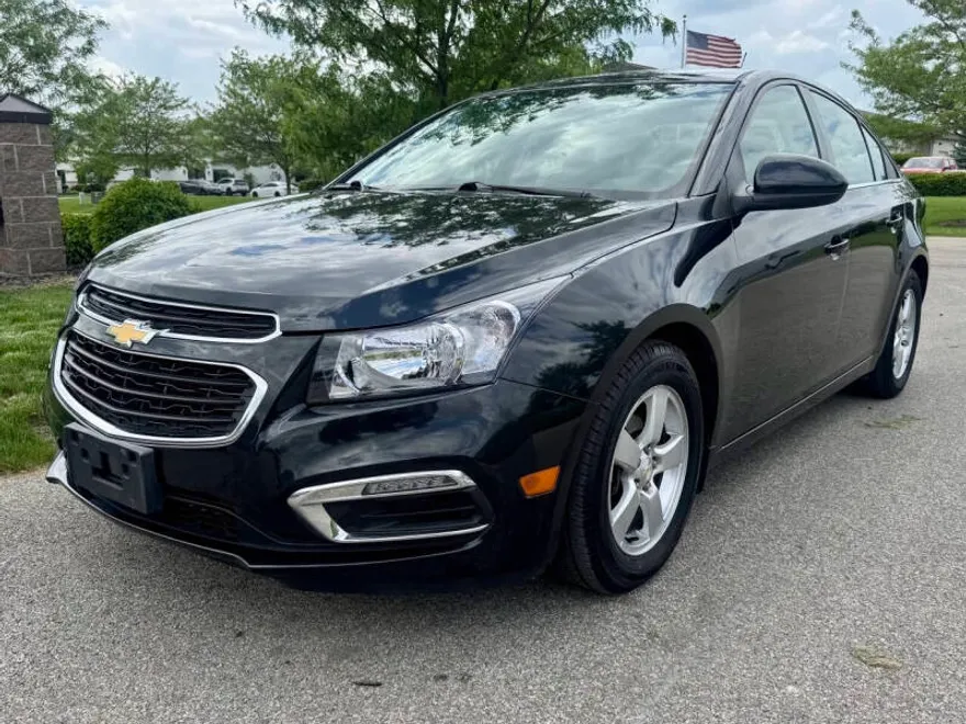 2015 Chevrolet Cruze photo 1
