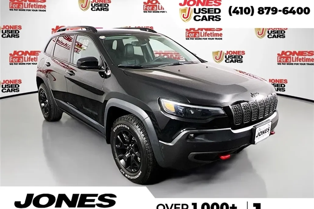 2023 Jeep Cherokee Trailhawk photo 1