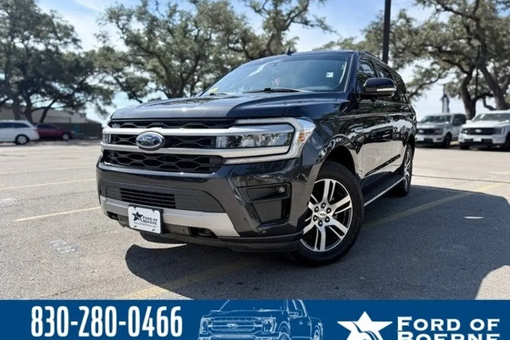 2022 Ford Expedition XLT photo 1