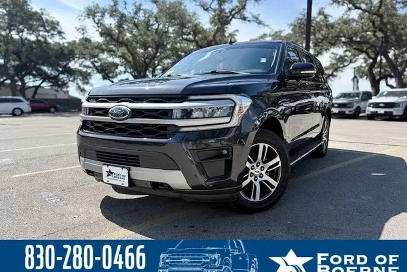 2022 Ford Expedition XLT photo 1