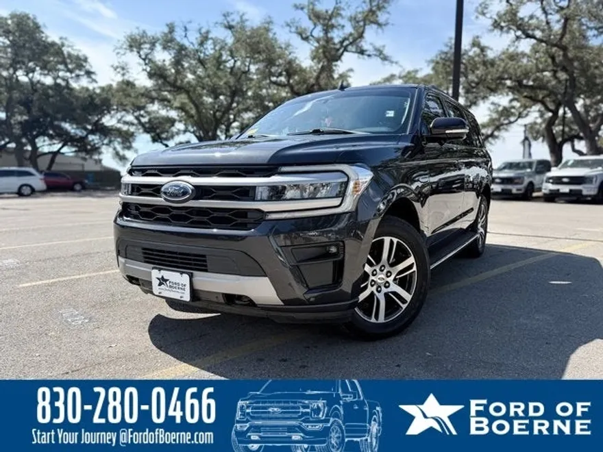 2022 Ford Expedition XLT photo 1