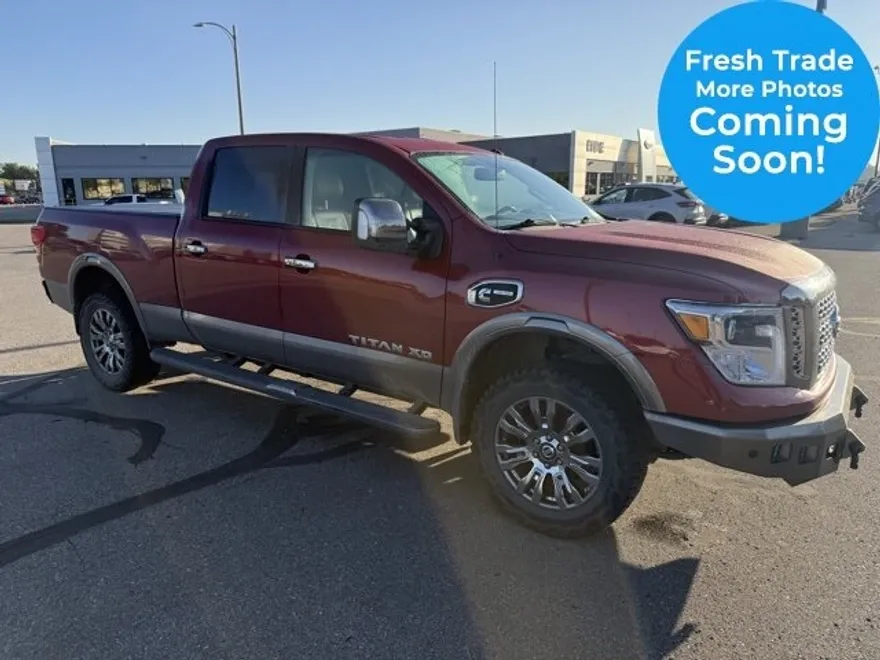 2019 Nissan Titan Platinum Reserve photo 1