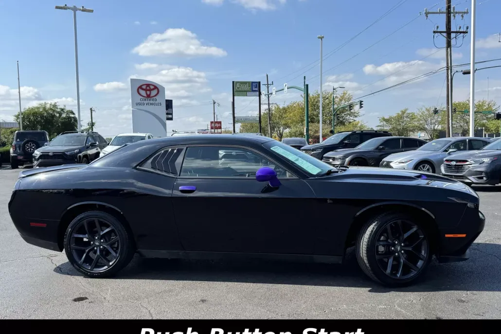 2023 Dodge Challenger SXT photo 1
