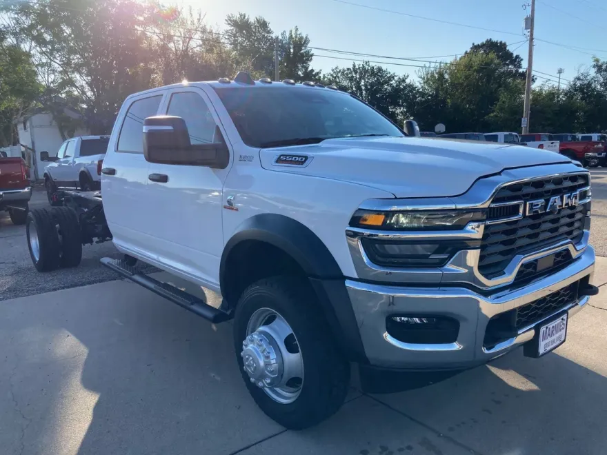 2025 Ram 5500 Tradesman photo 1