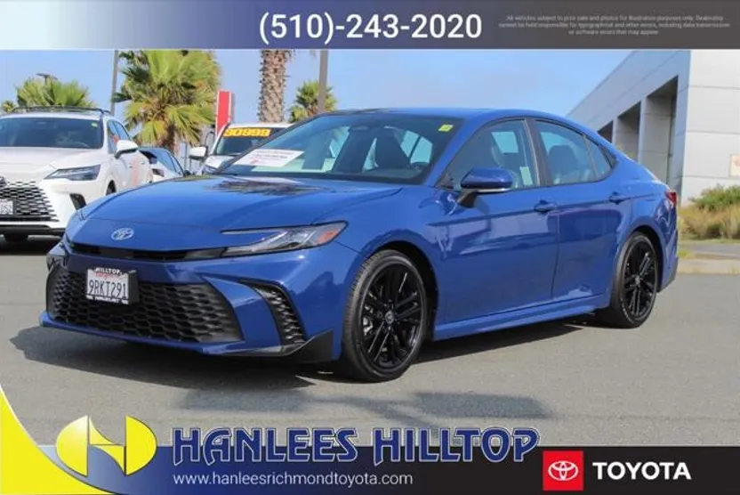 2025 Toyota Camry SE photo 1