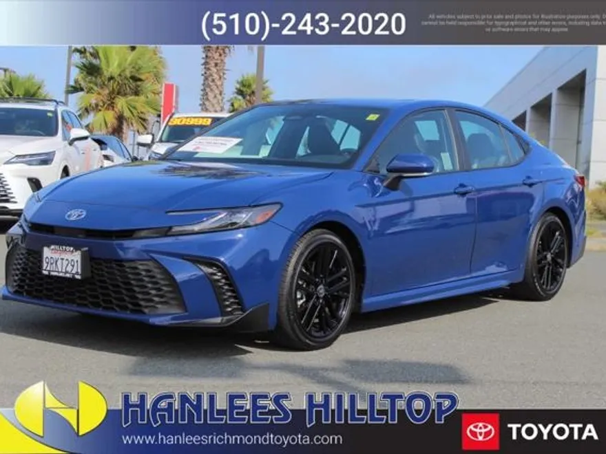 2025 Toyota Camry SE photo 1