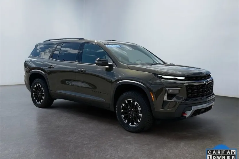 2024 Chevrolet Traverse Z71 photo 1