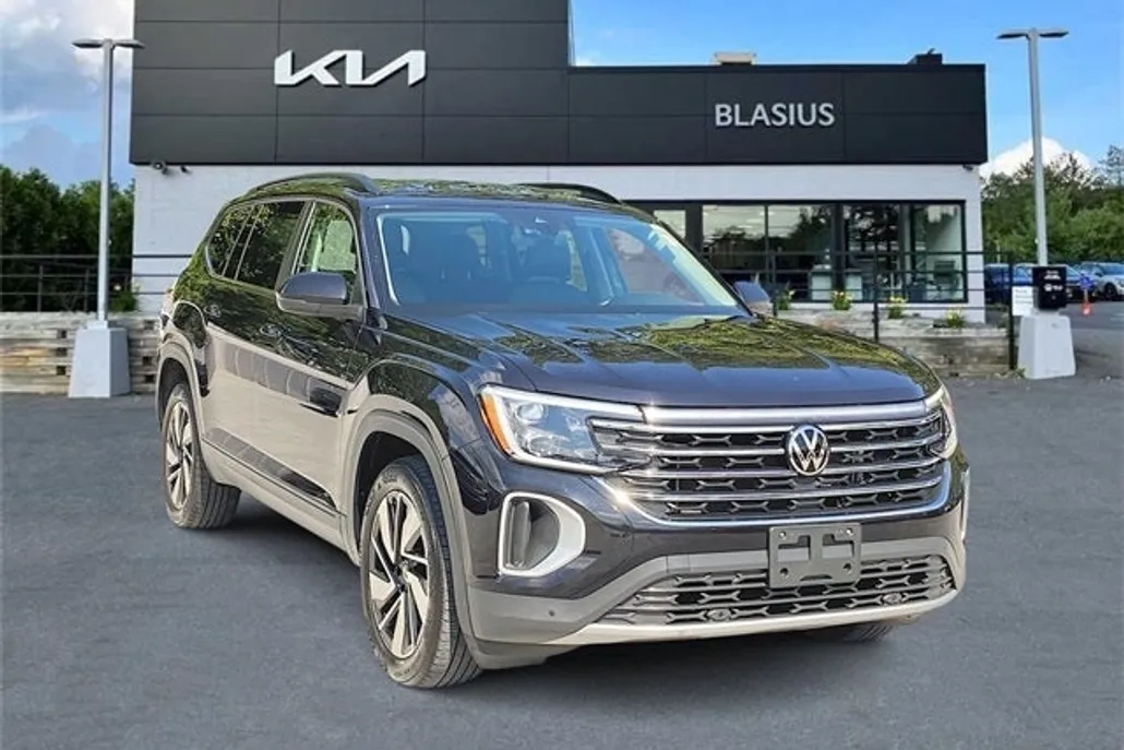 2024 Volkswagen Atlas SE Technology photo 1