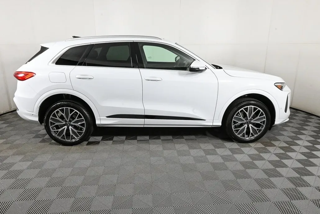 2025 Audi Q5 2.0T Premium Plus photo 1