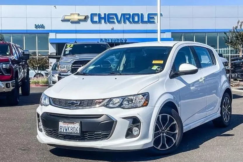 2020 Chevrolet Sonic LT photo 1