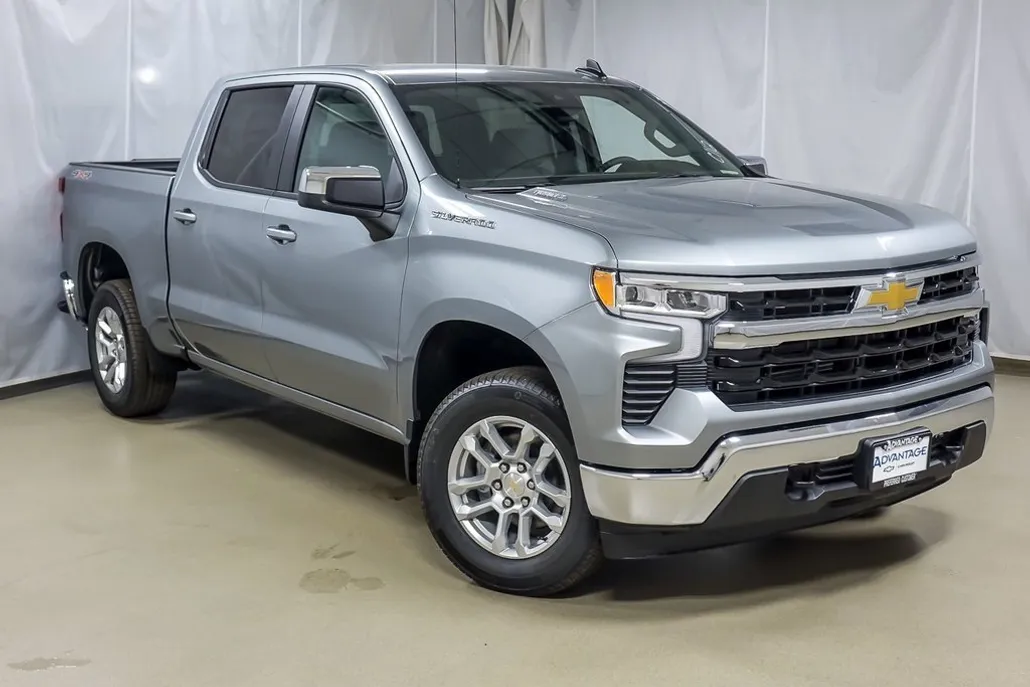 2026 Chevrolet Silverado 1500 LT photo 1