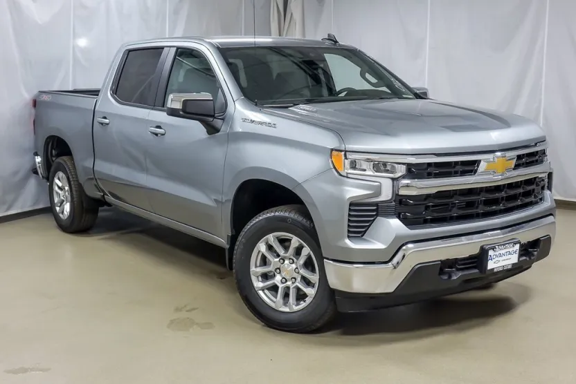 2026 Chevrolet Silverado 1500 LT photo 1