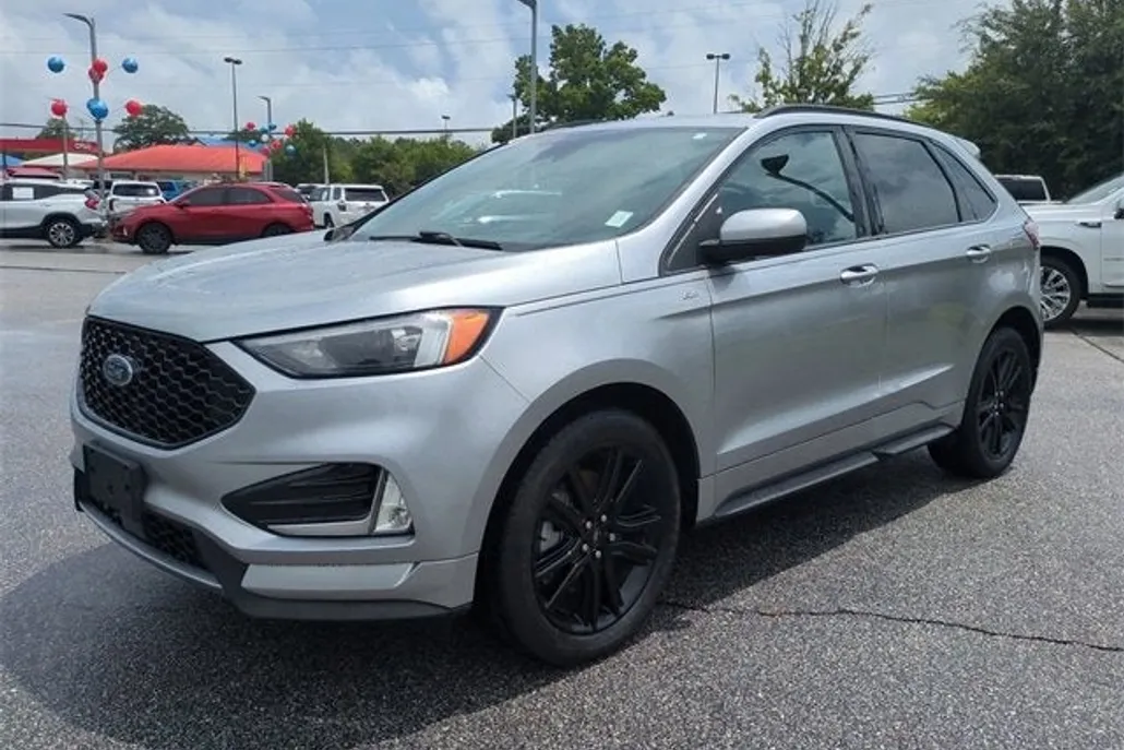 2021 Ford Edge SEL photo 1