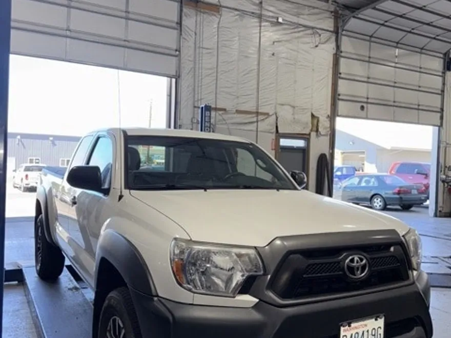 2015 Toyota Tacoma 4x4 Access Cab photo 1