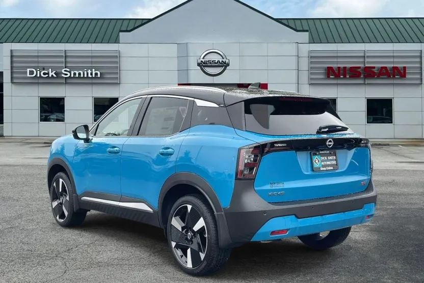 2025 Nissan Kicks SR photo 1