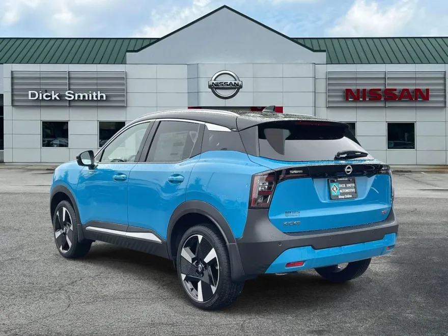2025 Nissan Kicks SR photo 1