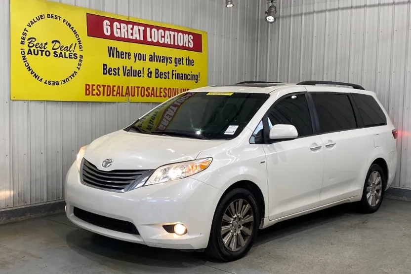 2017 Toyota Sienna XLE photo 1