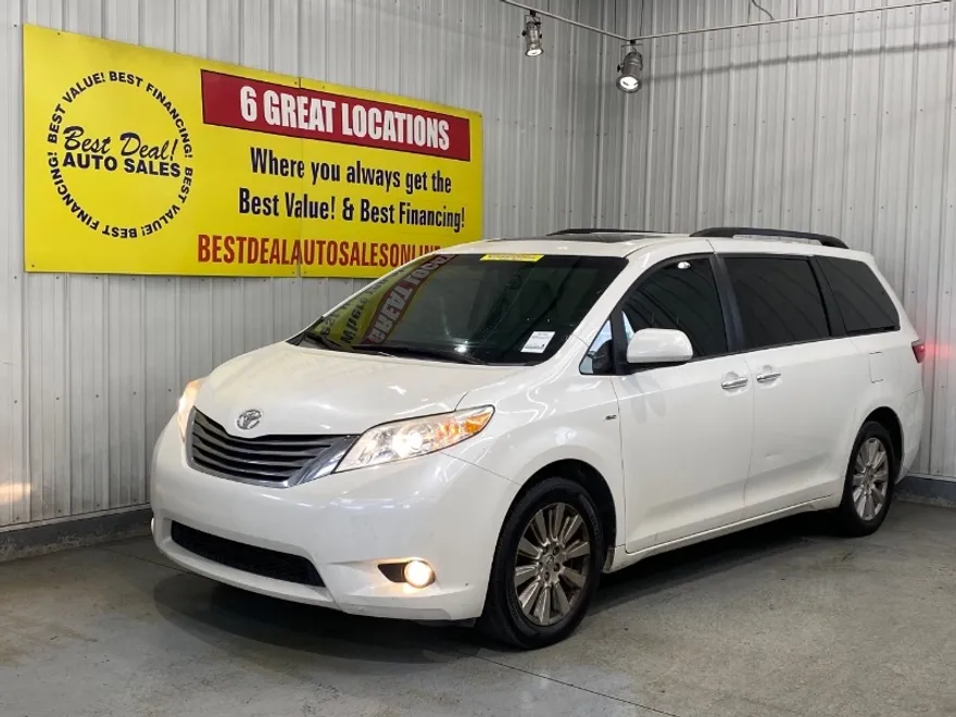 2017 Toyota Sienna XLE photo 1
