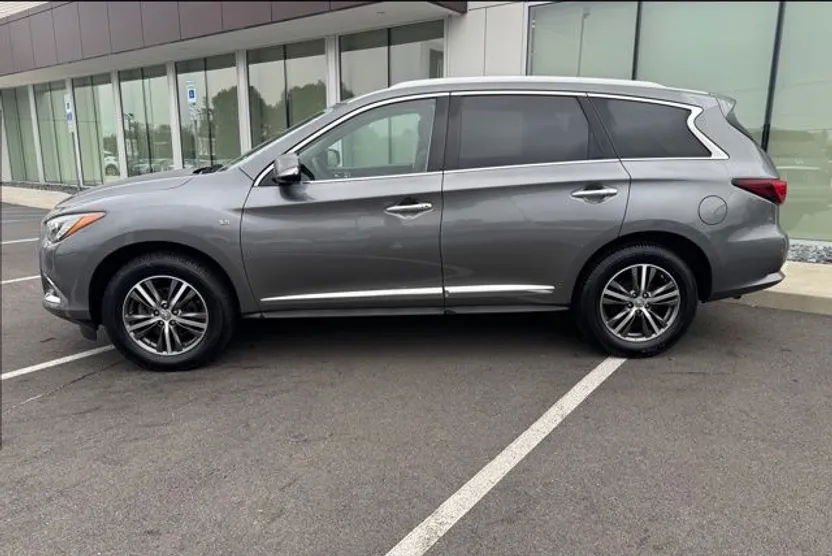 2019 Infiniti QX60 Luxe photo 1