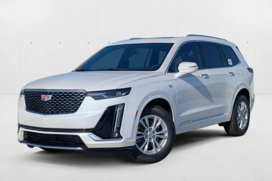 2025 Cadillac XT6 Luxury photo 1