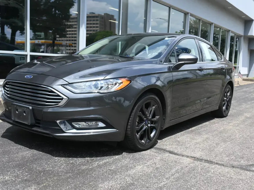 2018 Ford Fusion S photo 1