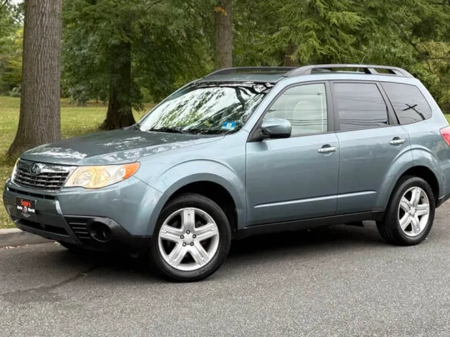 2010 Subaru Forester 2.5X Premium photo 1