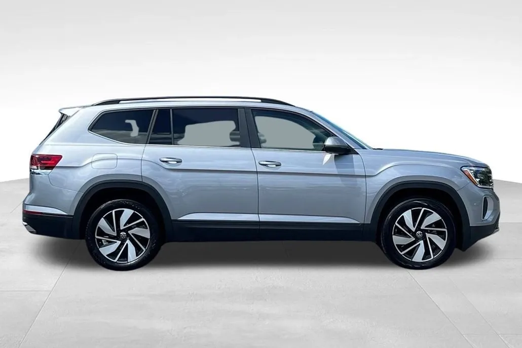 2024 Volkswagen Atlas SE Technology photo 1