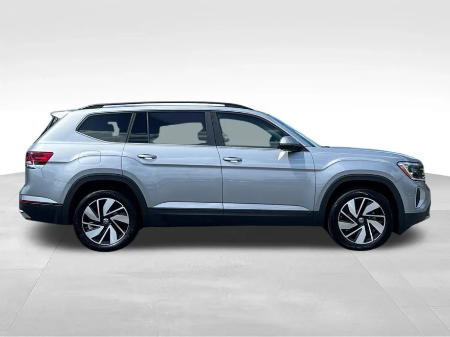 2024 Volkswagen Atlas SE Technology photo 1