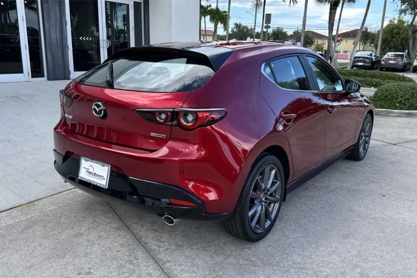 2024 Mazda Mazda3 2.5 s Preferred photo 1