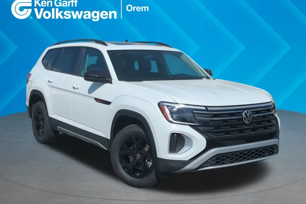 2025 Volkswagen Atlas Peak Edition SE photo 1