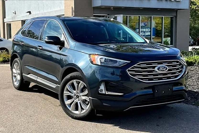 2024 Ford Edge Titanium photo 1