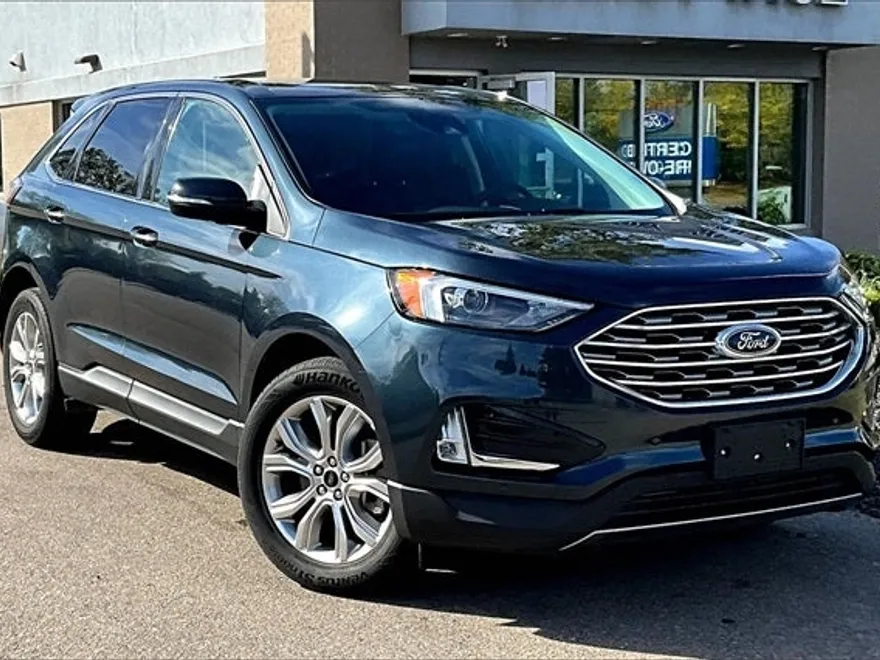 2024 Ford Edge Titanium photo 1