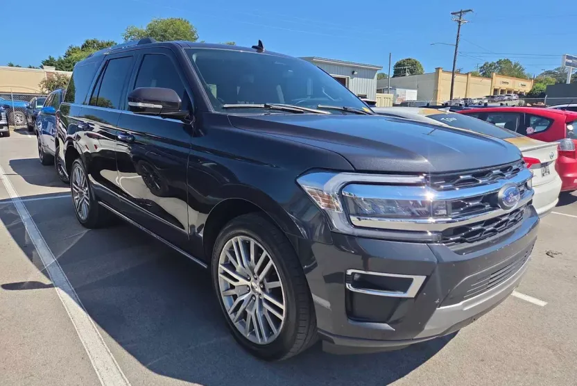 2022 Ford Expedition Limited photo 1