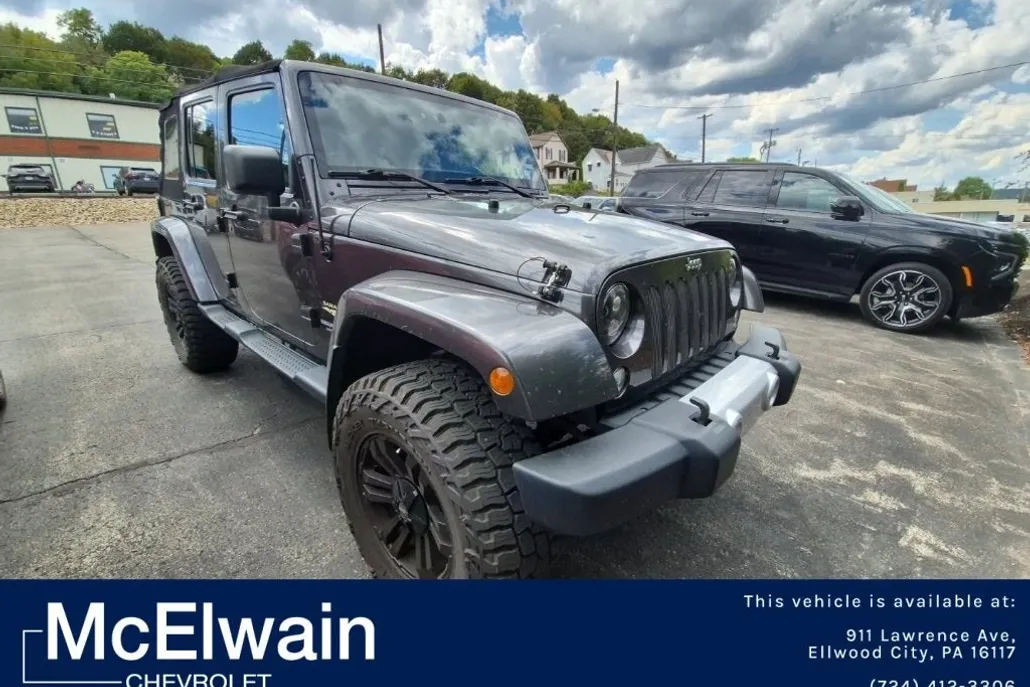 2014 Jeep Wrangler Unlimited Sahara photo 1