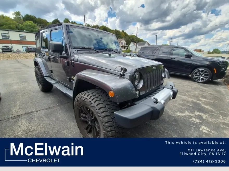 2014 Jeep Wrangler Unlimited Sahara photo 1