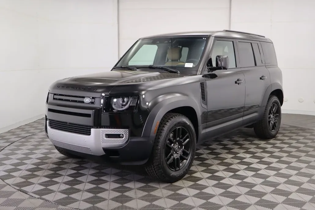 2025 Land Rover Defender 110 S photo 1