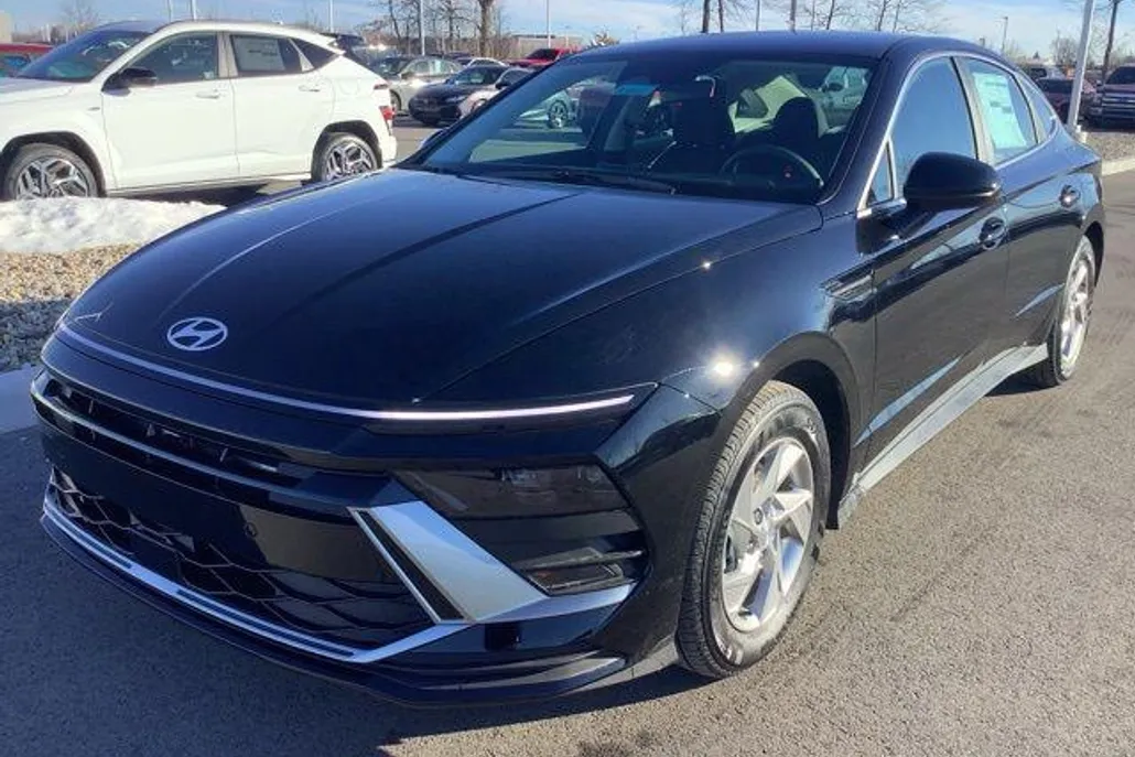 2025 Hyundai Sonata SE photo 1