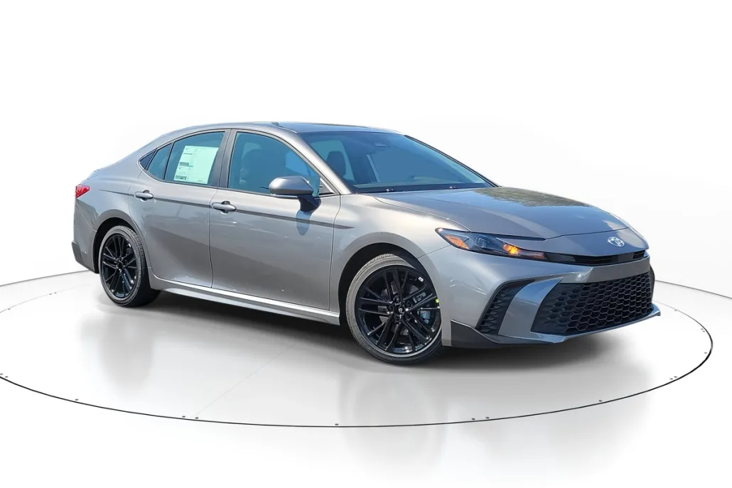 2026 Toyota Camry SE photo 1