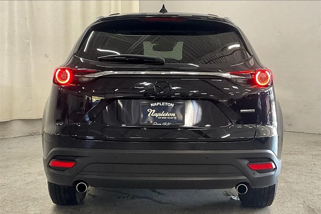2022 Mazda CX-9 Touring photo 1