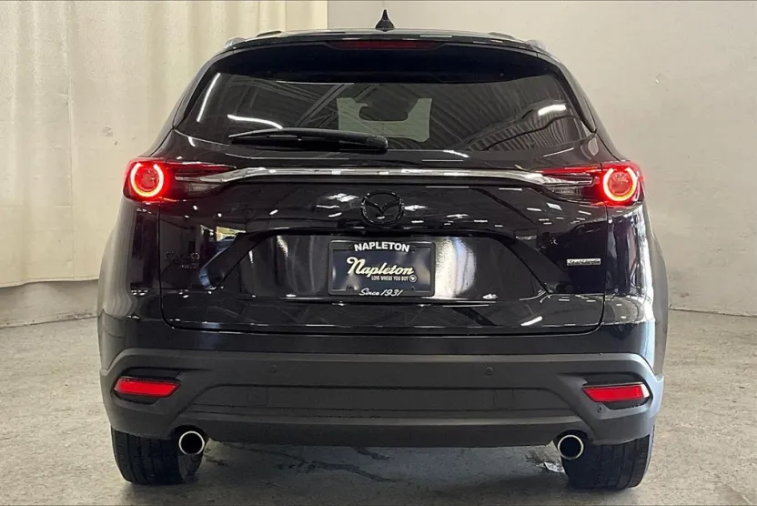 2022 Mazda CX-9 Touring photo 1