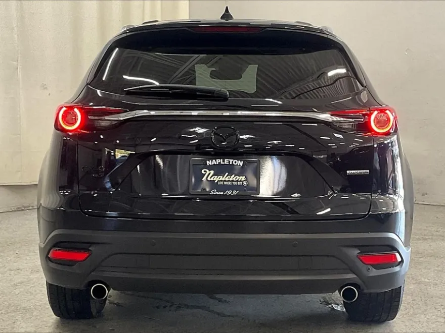 2022 Mazda CX-9 Touring photo 1