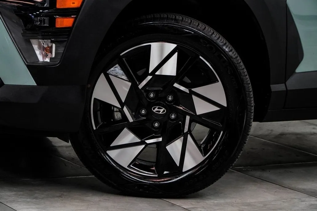 2025 Hyundai Kona SEL photo 1