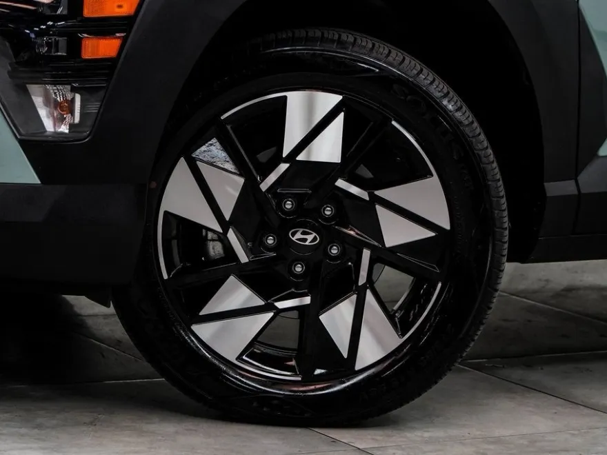 2025 Hyundai Kona SEL photo 1