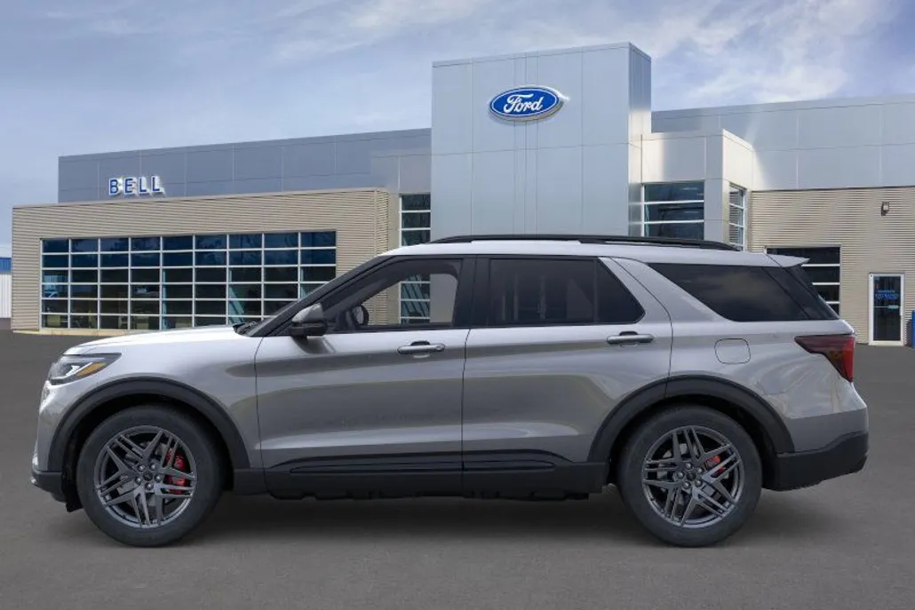 2025 Ford Explorer ST photo 1