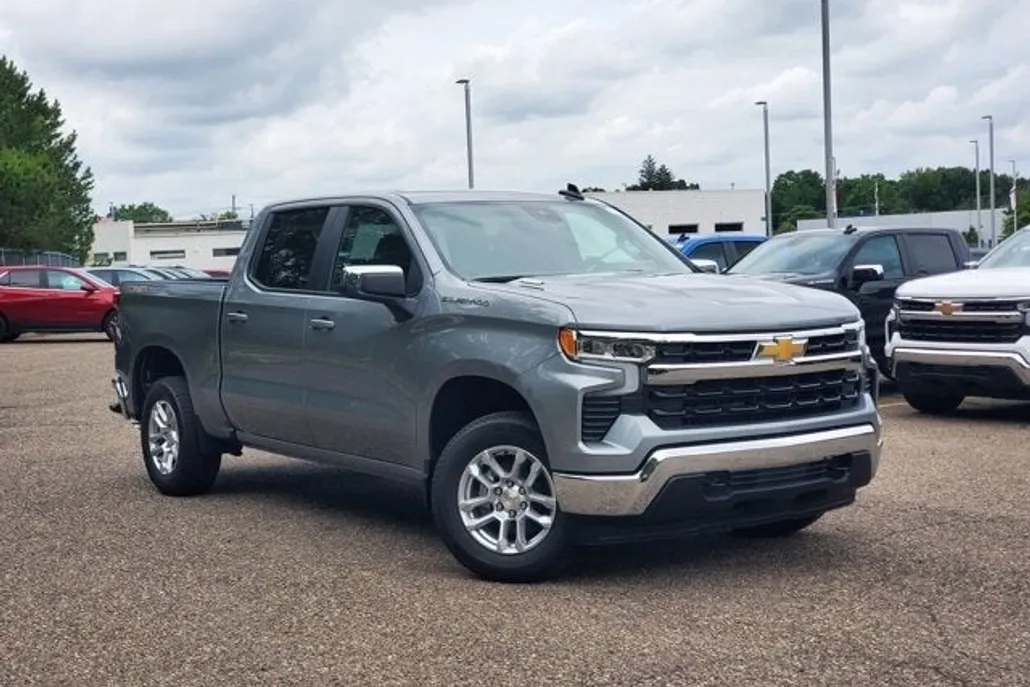 2026 Chevrolet Silverado 1500 LT photo 1