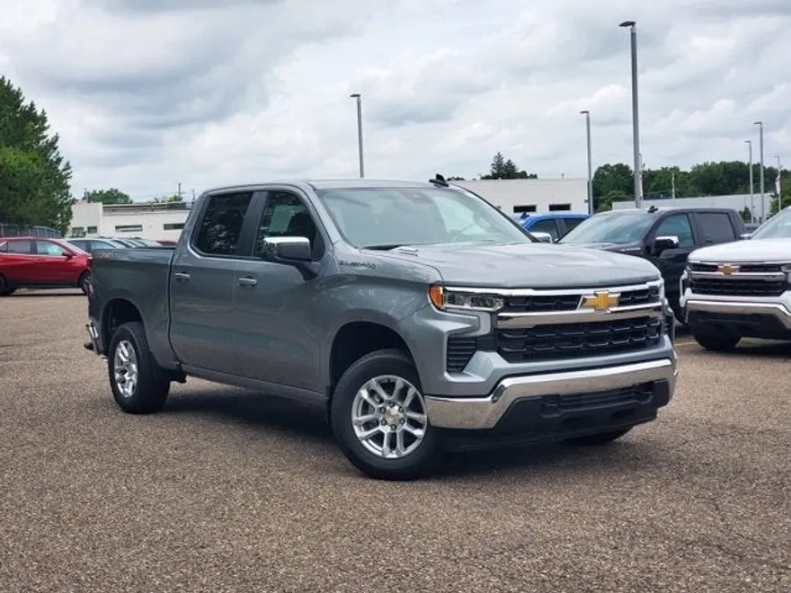 2026 Chevrolet Silverado 1500 LT photo 1