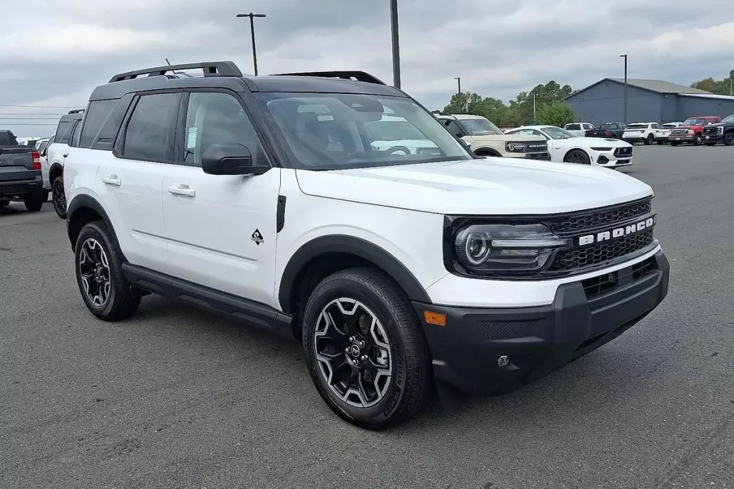 2025 Ford Bronco Sport Outer Banks photo 1